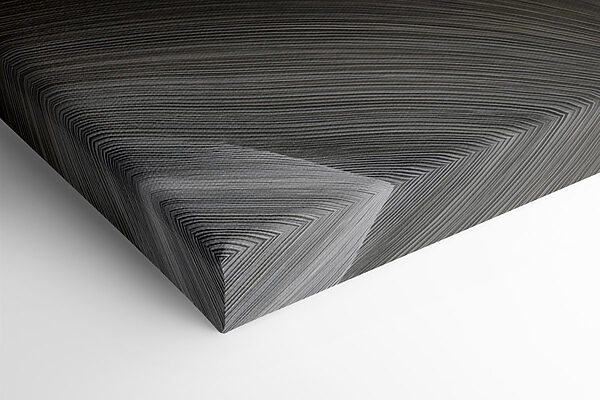 Flowing lines create subtle elegance