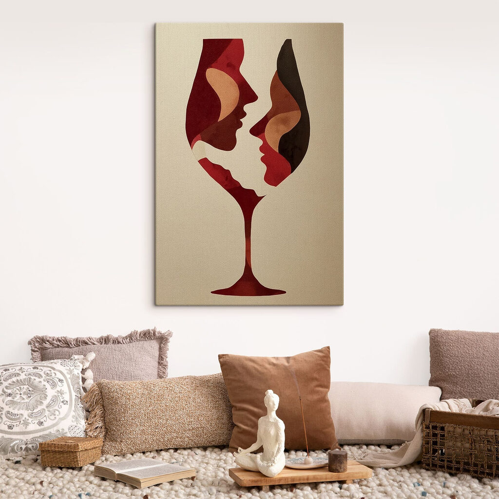 Wine glass with faces in it Wine glass with faces in it