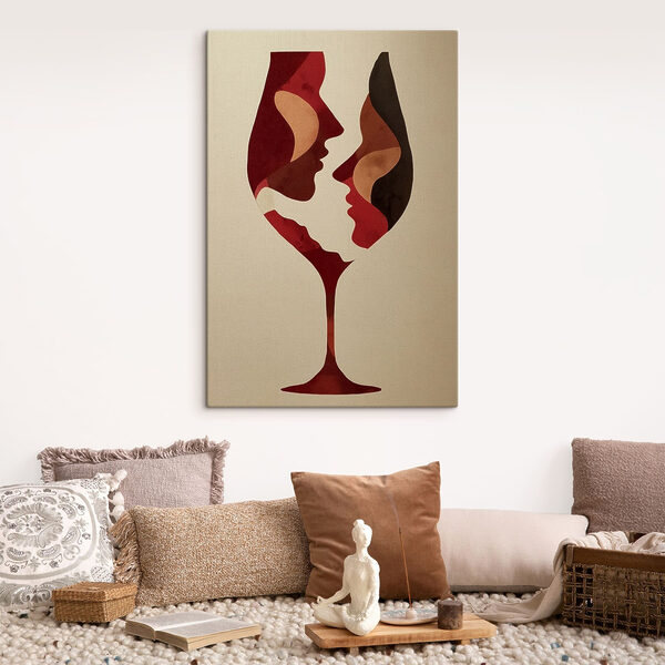 Wine glass with faces in it Wine glass with faces in it