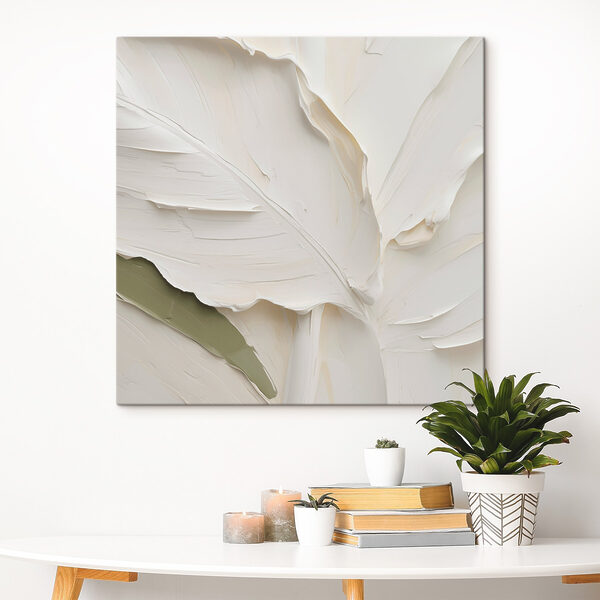 White leaves with a green stripe White leaves with a green stripe