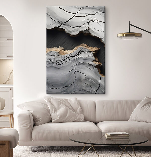 Fluid patterns in striking contrast