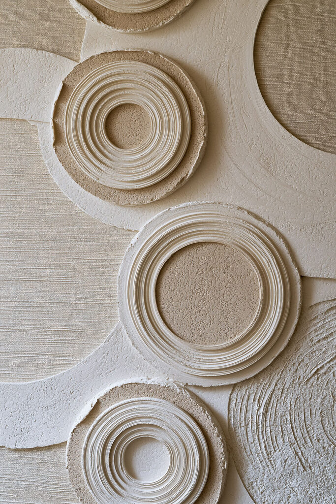 Wall with circles and a pattern