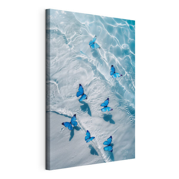 Eine Gruppe von blauen Schmetterlingen, die auf dem Wasser schwimmen Wandbilder Eine Gruppe von blauen Schmetterlingen, die auf dem Wasser schwimmen