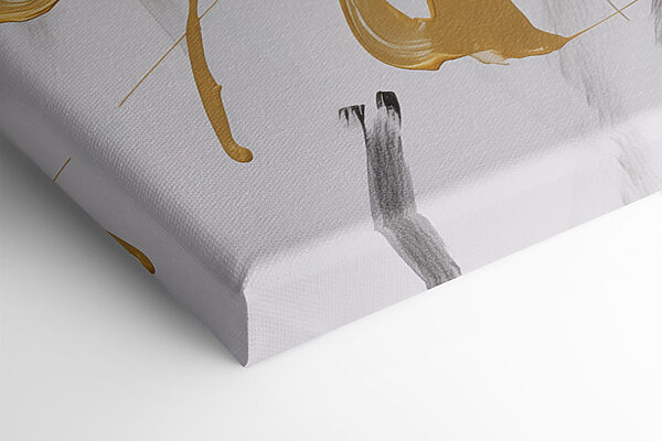 Dynamic strokes in bold contrast Dynamic strokes in bold contrast
